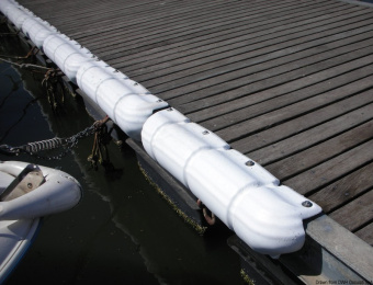 Osculati 33.519.04 - Полнотелый причальный кранец BIGFENDER синий 900x250x190 мм из мягкого этиленвинилацетата (EVA)