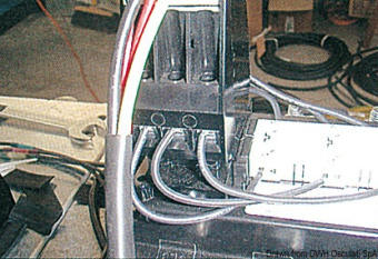 Osculati 14.132.30 - Защитная оболочка для кабелей 30 мм (50 м)